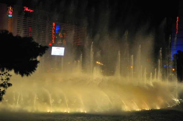 Spectacle de fontaine au casino Bellagio à Las Vegas — Photo