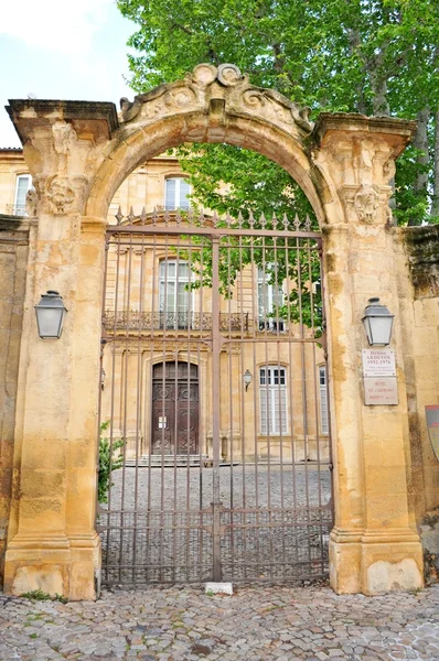Aix-en-Provence, Provence, Fransa eski evinde bir kapı
