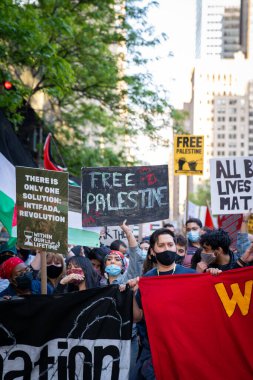 Filistin 'deki acil durum mitingleri, Gazze ile İsrail arasında devam eden son olaylar ışığında gerçekleşti. Fotoğraf New York, New York 'ta 11 Mayıs 2021' de çekildi.