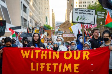 Filistin 'deki acil durum mitingleri, Gazze ile İsrail arasında devam eden son olaylar ışığında gerçekleşti. Fotoğraf New York, New York 'ta 11 Mayıs 2021' de çekildi.