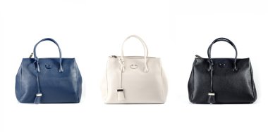 Kadınlar beyaz arka plan üzerinde izole çanta deri