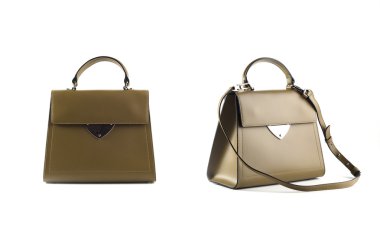 Beyaz arka plan üzerinde izole kadın zeytin deri çanta