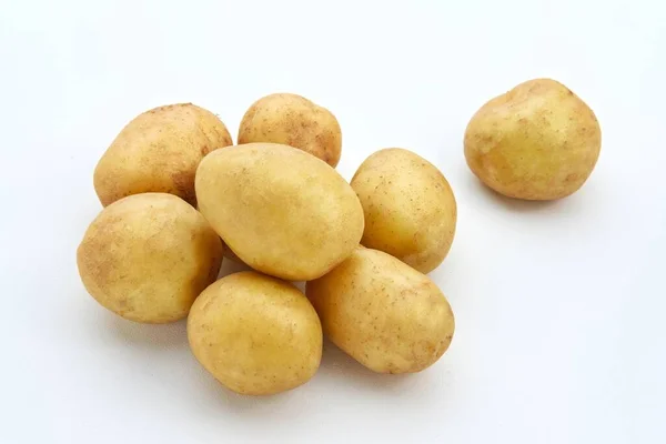 Купка Свіжої Органічної Дитячої Картоплі Ізольованої Білому Тлі Крупним Планом — стокове фото