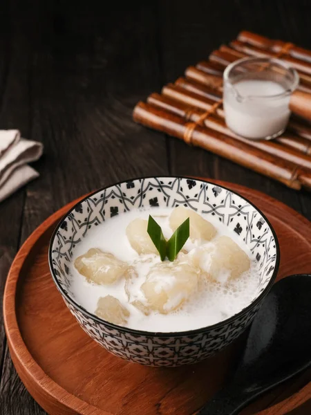 Singkong Ταϊλάνδη Delicious Sweet Cassava Σερβίρεται Σάλτσα Καρύδας Γάλακτος Και — Φωτογραφία Αρχείου