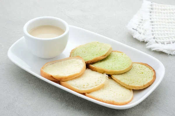 色拉比或苏拉比 印度尼西亚薄饼 由面粉 米粉和椰奶制成 配上棕榈糖酱 甜甜蜜蜜的 — 图库照片