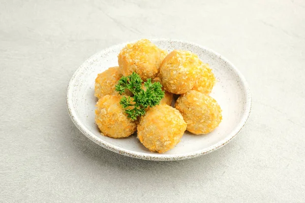 Köstliche Hausgemachte Bitterballen Aus Mehl Käse Milch Mit Semmelbrösel Gefüllt — Stockfoto