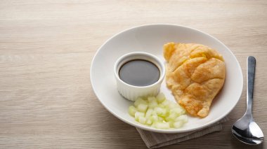 Cuko soslu Pempek Kapal Selamlar, Endonezya Foo