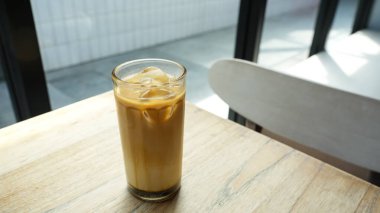 Es Kopi Gula Are, kafede esmer şekerli kahve