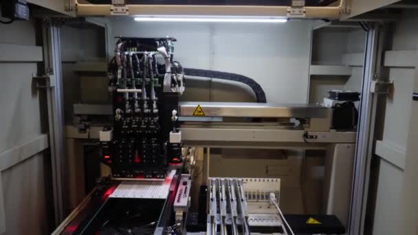 工厂自动化机械的拔出 — 图库视频影像