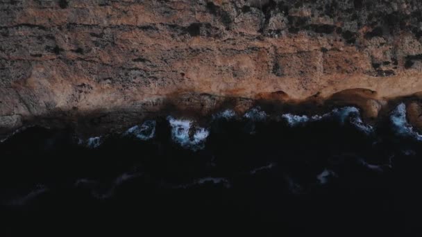 Jižní útesy v Cabo Espichel za soumraku — Stock video