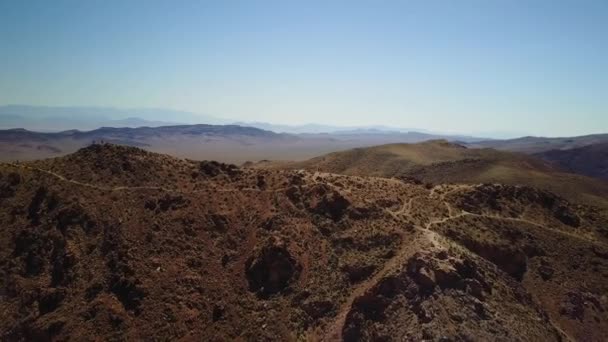 Un letrero en el lado de Hollywood Sign — Vídeo de stock