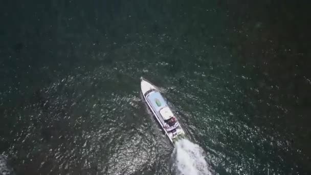 Корабль Выходит Мелководье Берега Высококачественные Кадры — стоковое видео