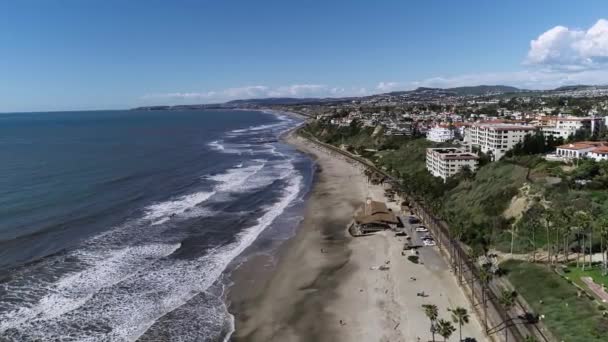 Ακτογραμμή San Clemente στην Καλιφόρνια — Αρχείο Βίντεο