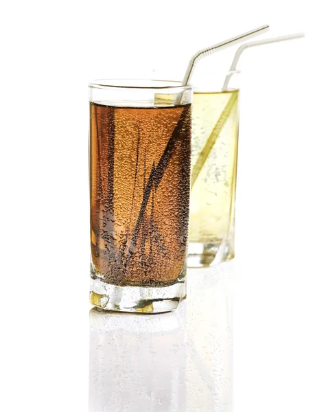 Glas saft eller citron isolerad på vit — Stockfoto