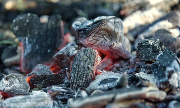 Textury uhlíky po požáru closeup — Stock fotografie