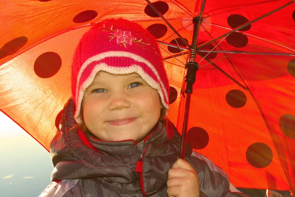 Menina positiva com guarda-chuva — Fotografia de Stock