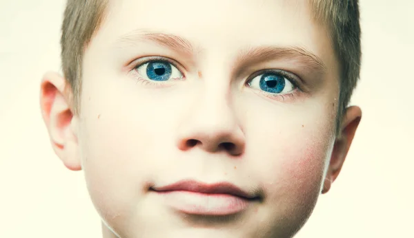 Tinédzser portré elszigetelt fehér background — Stock Fotó