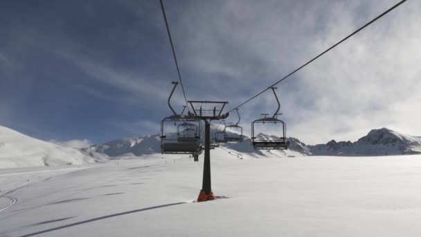 Лыжный подъемник в долине Аран — стоковое видео