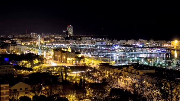 Βαρκελώνη λιμάνι Vell Μαρίνα και του παχέος εντέρου το βράδυ — Αρχείο Βίντεο