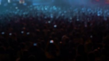 Odak kalabalığın bir konserde