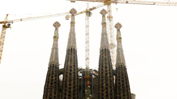 Церковь Святого Семейства в Барселоне — стоковое видео