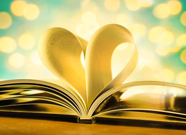 Book of love with a heart — Stock Photo, Image