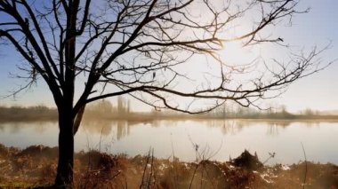Kuğu Gölü 'ndeki Panorama - Nosate İtalya