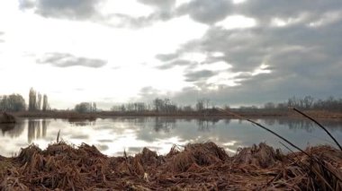 Muhteşem Kuğu Gölü Manzarası - İtalya