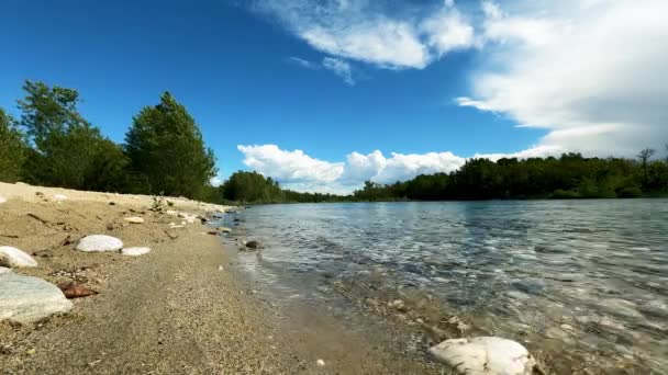 Panorama Dengan Air Langit Biru Dan Awan — Stok Video