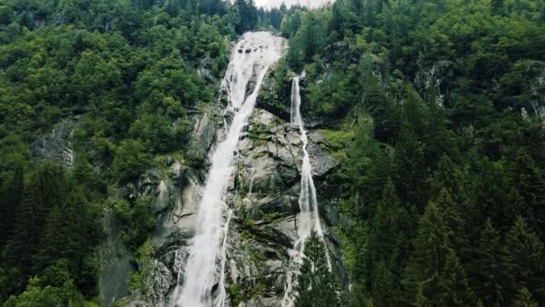 Luchtdrone Landschap Van Dolomieten Met Watervallen — Stockvideo