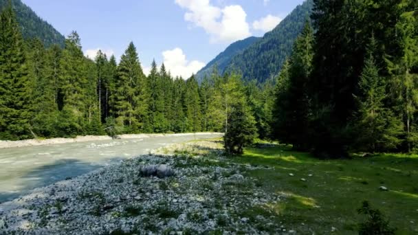 Flygdrönare Landskap Vid Flod Dolomiterna — Stockvideo