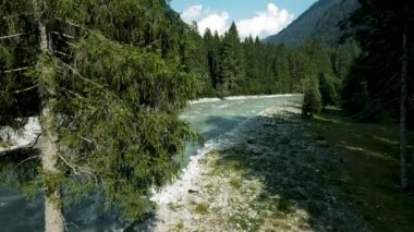 Hava Aracı - Dolomitlerin Yaz Panoraması