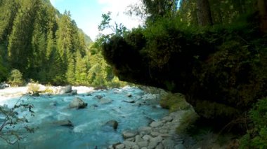 Nehir manzarası - 5K