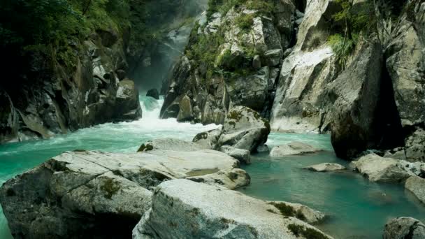 Paisaje Con Cascadas Las Dolomitas — Vídeos de Stock