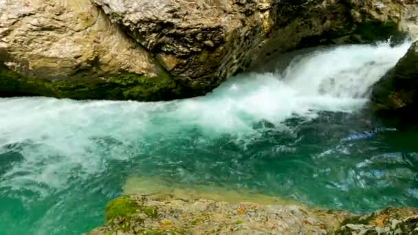 Landschap Aan Rivier Met Canyon Green Water — Stockvideo