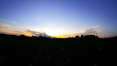 Mezzomerigo İtalya 'nın kırsal kesiminde Sunset' te Zaman Aşımı