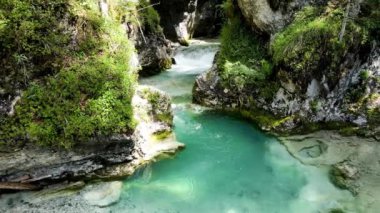 Hava Aracı - Dolomitlerin Turkuaz Nehri 'nde Rahatlayın