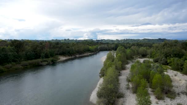 Drone Lotnicze Letni Krajobraz Rzece Chmurami — Wideo stockowe