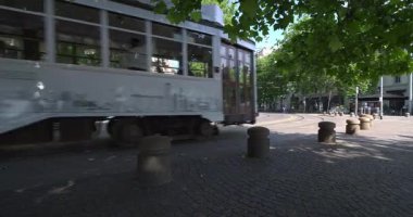  İtalya 'nın Milano kentindeki Piazza Sempione Tramvayı 05-10