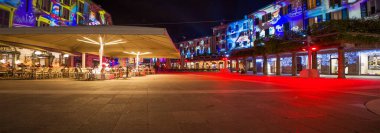 Anamorfik Lens - Lecco İtalya 'da XX Settembre üzerinden 11-22-2025 yıllarında Noel manzaraları