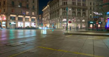 Nightlapse 8k - Milan 'daki Piazza Duomo 01-10-2026