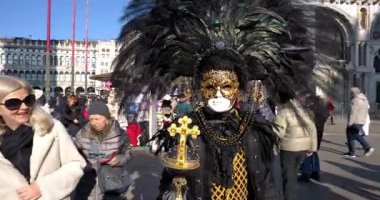 2026 Karnavalı - Venedik İtalya 'daki St. Mark Meydanı' nda maskeli