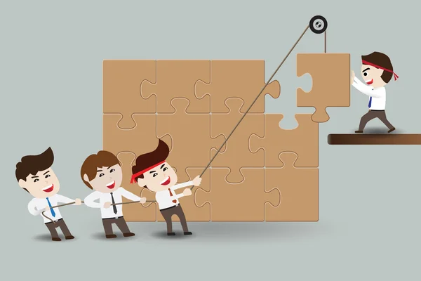 Teamwork, Geschäftsleute, die Teile eines Puzzles zusammenfügen — Stockvektor