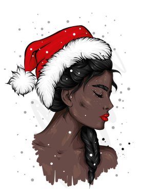 Şık giyinmiş güzel bir kız ve yeni yıl şapkası. Yeni yıl ve Noel, Noel Baba. Moda Biçimi. 