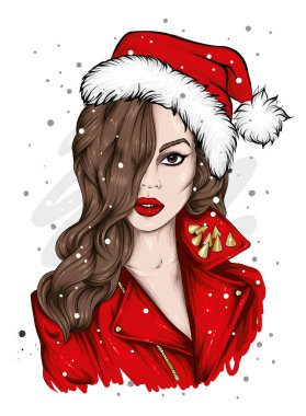 Şık giyinmiş güzel bir kız ve yeni yıl şapkası. Yeni yıl ve Noel, Noel Baba. Moda Biçimi. 