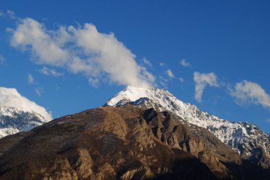 a cloud in the mountains like smoke