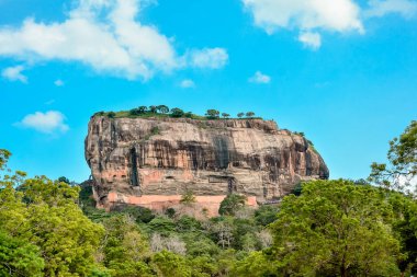 Sri Lanka 'da bir dünya mirası olarak listelenen Sigirya Kaya Kalesi 5. Yüzyıl Harap Kalesi