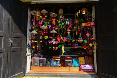 El sanatları dükkan Hoian antik kenti.