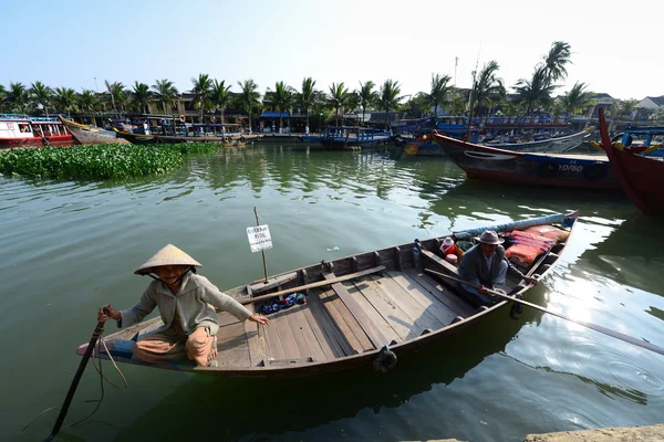 Boats in Hoai river, Vietnam. — Stock Photo, Image