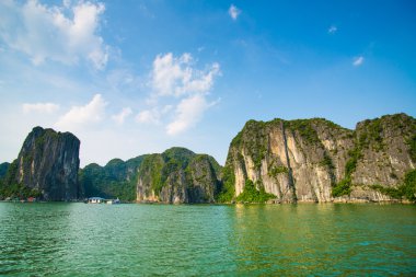 Halong Bay güzel deniz manzarası.